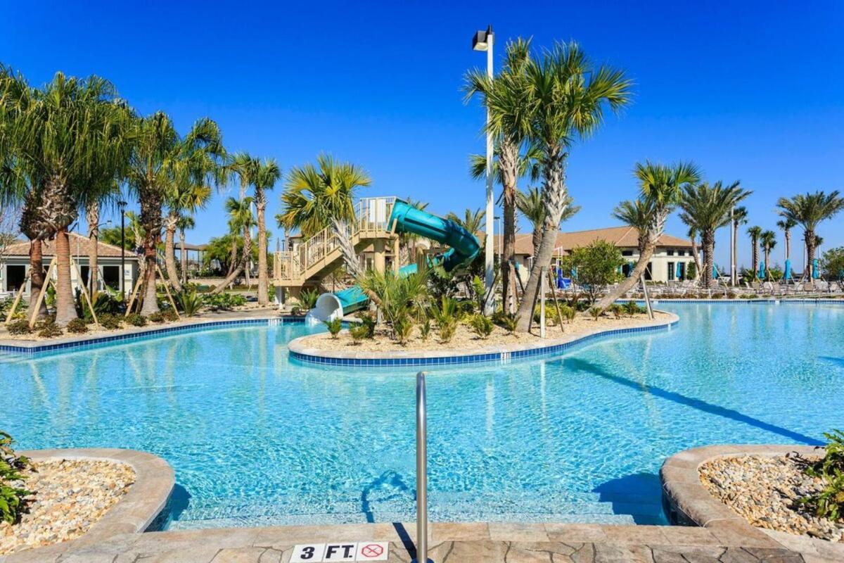 Sun Kisses 5 Bed Private Pool - image 4