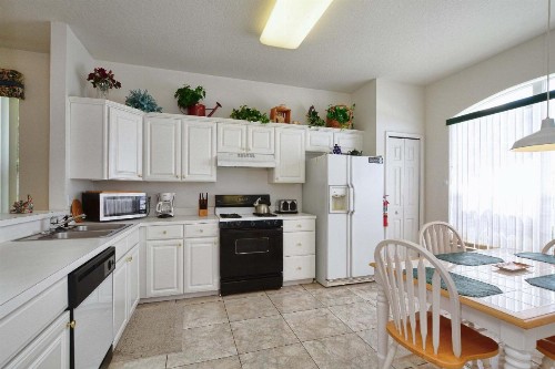 Esprit-3 Bedrooms House w/pool-4100ES - image 7