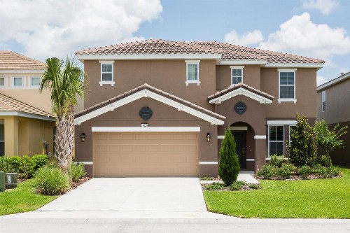 Beautiful Vacation Home with private pool and garage ST4328 - image 1