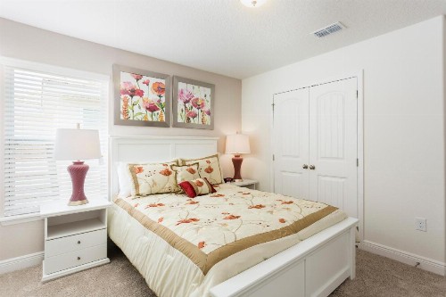 Beautiful Vacation Home with private pool and garage ST4328 - image 8