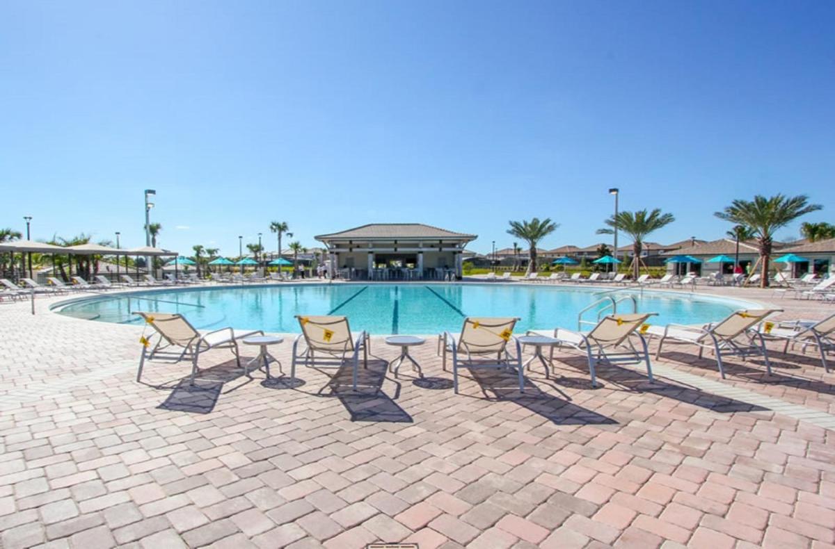 Stunning Pool Homes at Champion Gates by All Vacation Dreams - image 5