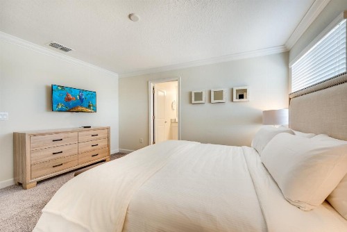 Modern and spacious 5 bed home resort - image 8