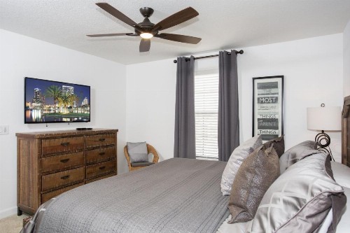 Stunning 6 bedrooms home at Champions Gate - image 9