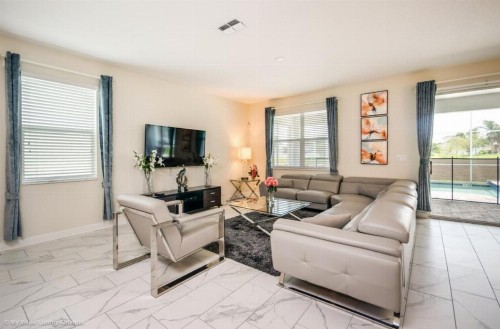Engaged Your Dream vacation in Champion Gates Large 8 Bedroom Home - image 7