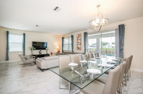 Engaged Your Dream vacation in Champion Gates Large 8 Bedroom Home - image 8
