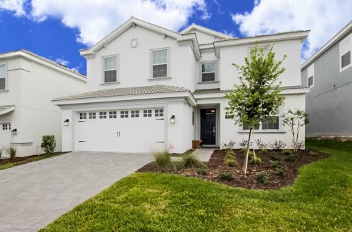 Ultimate Vacation Rental Located Famous Champion Gates - image 4