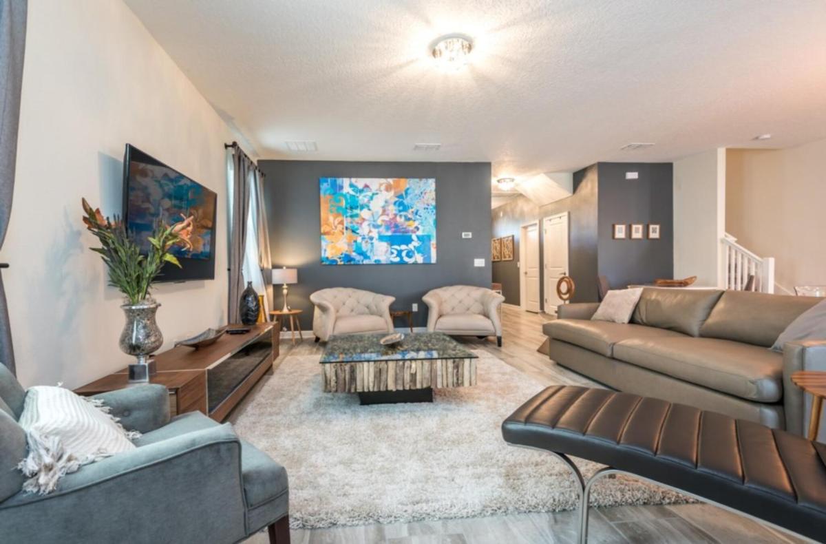 Ultimate Vacation Rental Located Famous Champion Gates - image 7