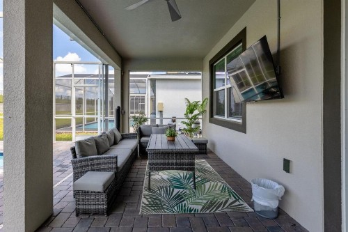Short Distance Large 8 Bedroom Pool Homes Located in Champion Gates Water Park Resort - image 2