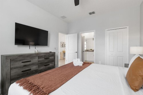 Short Distance Large 8 Bedroom Pool Homes Located in Champion Gates Water Park Resort - image 25