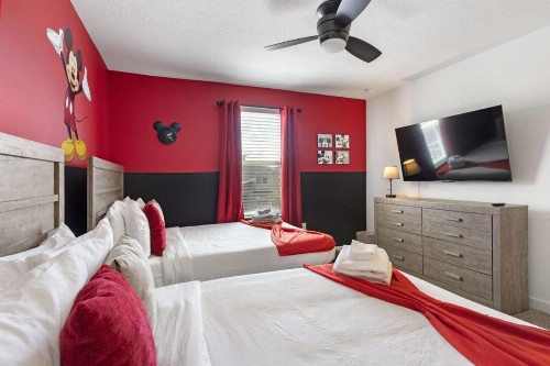 Short Distance Large 8 Bedroom Pool Homes Located in Champion Gates Water Park Resort - image 28