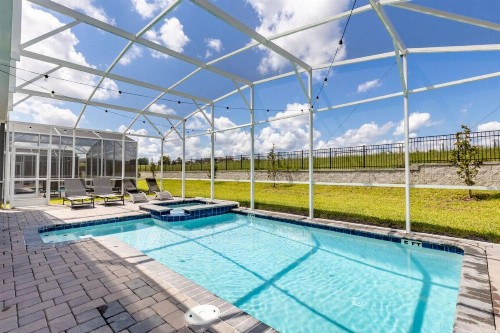 Short Distance Large 8 Bedroom Pool Homes Located in Champion Gates Water Park Resort - image 37