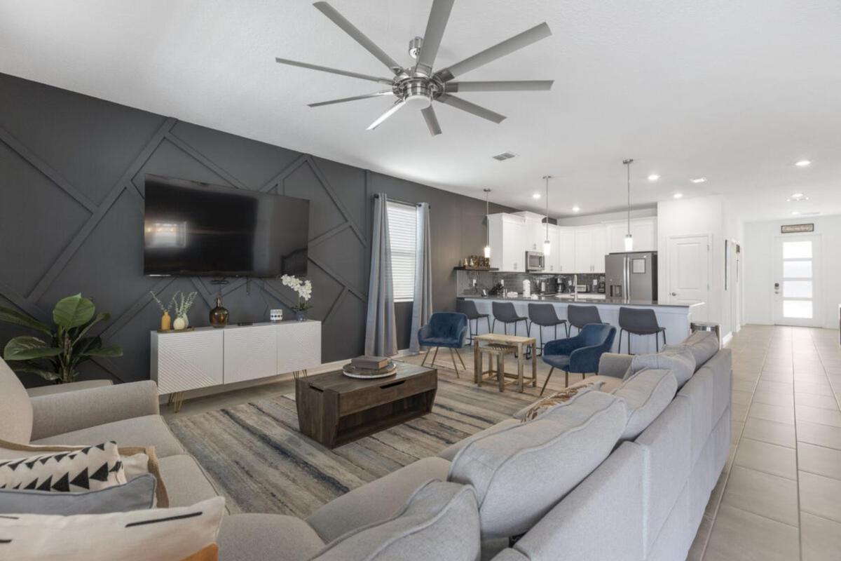 Short Distance Large 8 Bedroom Pool Homes Located in Champion Gates Water Park Resort - image 5
