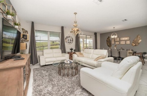 Live the Magic of Champion Gates 8 BD Sleep Up to 19 people - image 9