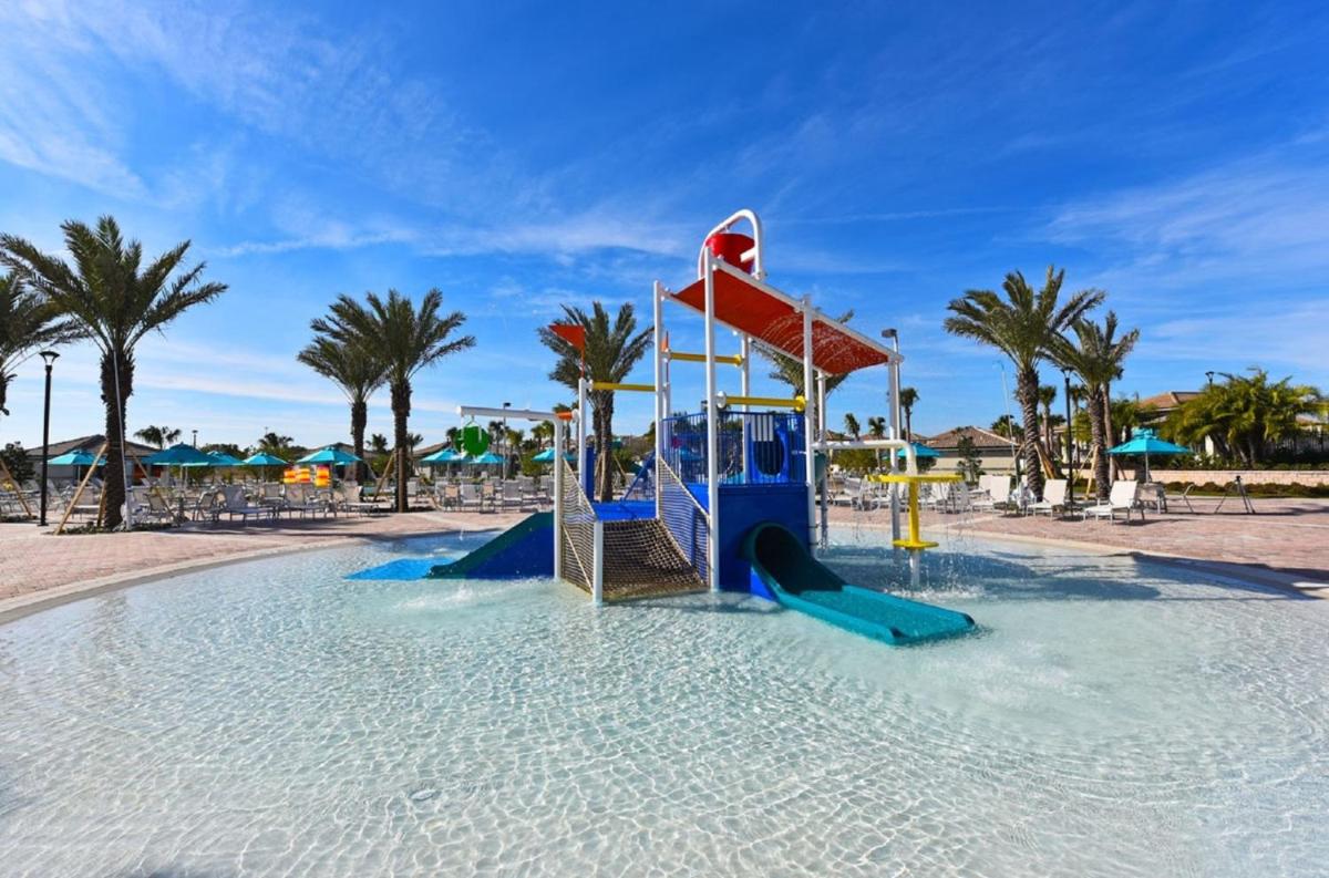 Disney Best Secret 7 Miles To Disney - World - Champion Gates Resort Free Water Park - image 3