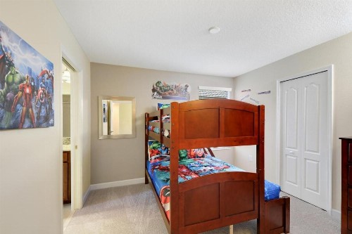 Beautifully decorated 6 beds at Champions Gate - image 11