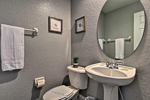 Modern Well-Kept Davenport Home with Pool and Hot Tub! - image 10