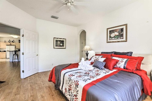 Family-Friendly Escape with Smart TVs and Themed Rooms - image 1