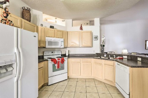 Family-Friendly Escape with Smart TVs and Themed Rooms - image 7
