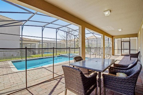 Blue Water Retreat - image 6