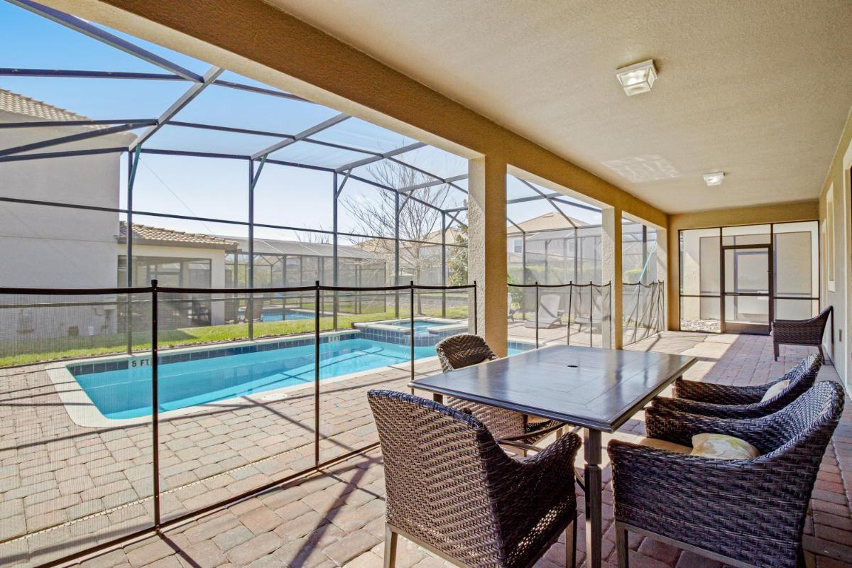 Blue Water Retreat - image 6