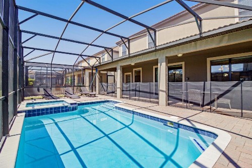 Blue Water Retreat - image 9