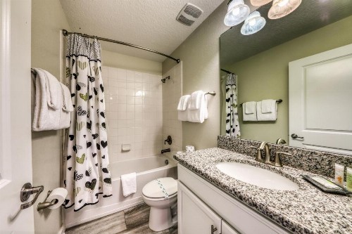 Green Meadow Getaway - image 11