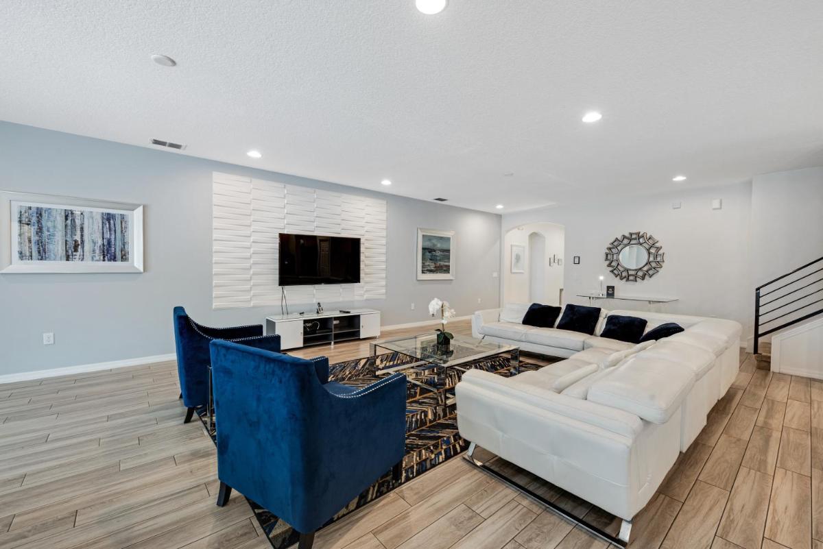 Southern Magnolia Retreat - image 2