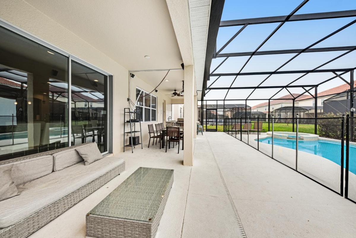 Southern Magnolia Retreat - image 6