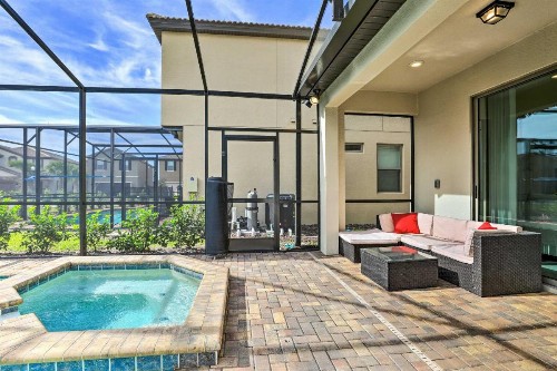 Luxe Modern Villa with Heated Pool 12Mi to Disney! - image 10