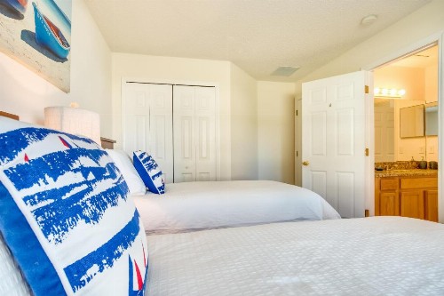 Pine Views- 4 bedroom home in the Disney area with a private pool and game room - image 1