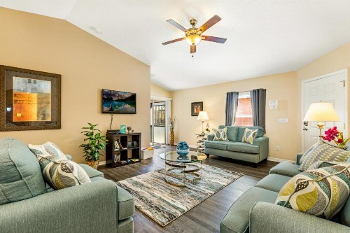 Earlmont Ridge 4 bed vacation home in the Disney area with 2 master suites and a sunny private pool with a large deck - image 5
