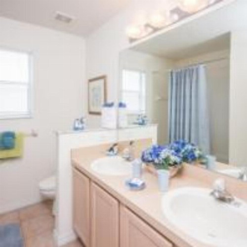 Mike & Christine's West Haven Vacation Home - image 5