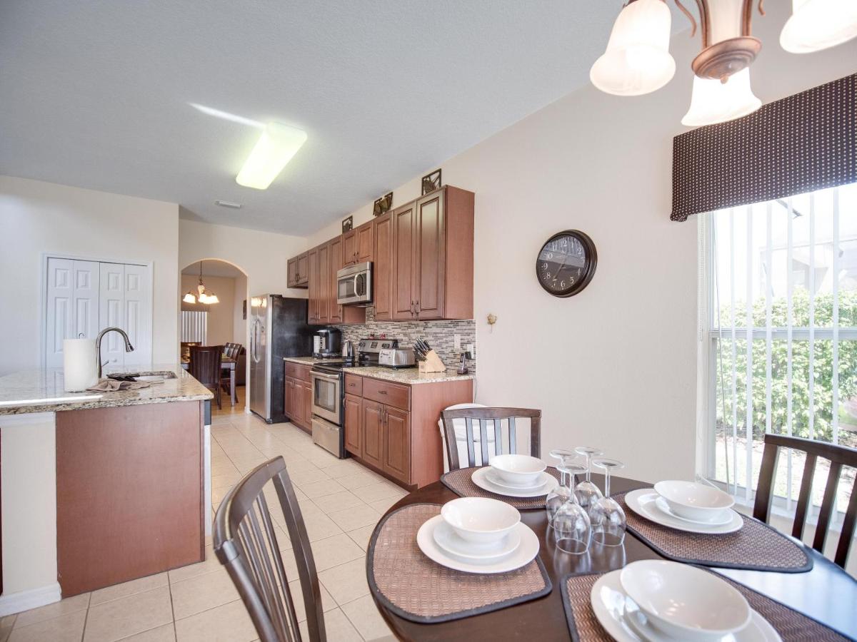 Balmoral Breeze -Lake View Family Villa with Private Pool & Game Room - image 3