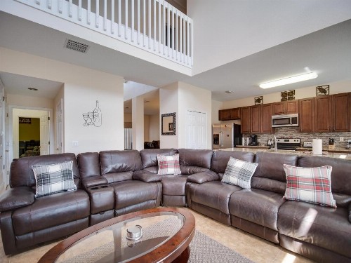 Balmoral Breeze -Lake View Family Villa with Private Pool & Game Room - image 4