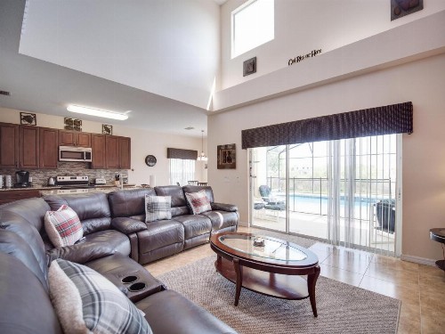 Balmoral Breeze -Lake View Family Villa with Private Pool & Game Room - image 6