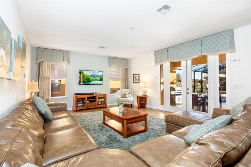 Grande Villa- Stunning 6 Bedroom Family Villa South Facing Pool Spa and BBQ