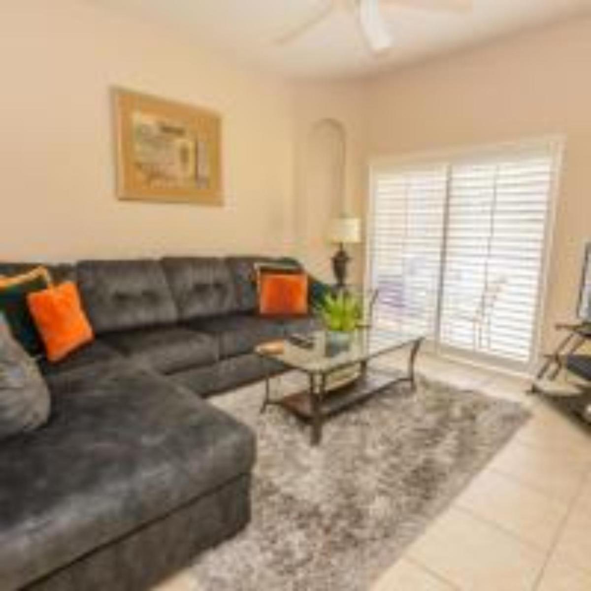 Lynval's Regal Palms Resort Townhome by IPG Florida - image 7