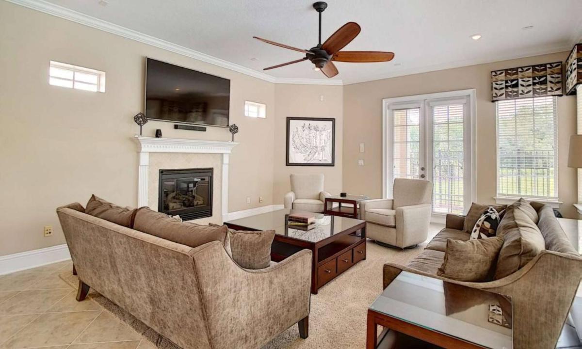 Luxury Private Villa with Large Pool on Reunion Resort and Spa Orlando Villa 4739 - image 6