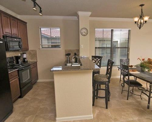 Elegant yet Affordable Mediterranean Condo in Davenport - 3 Bedroom #1 - image 6