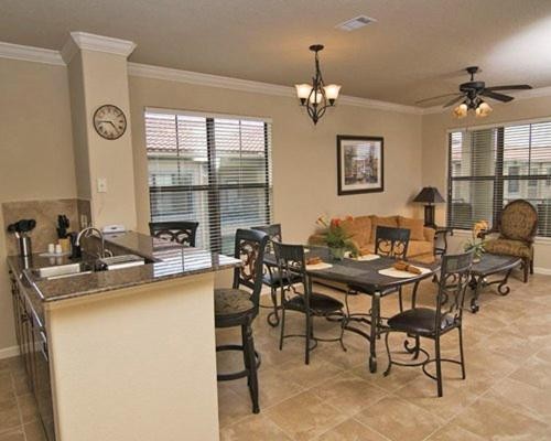 Elegant yet Affordable Mediterranean Condo in Davenport - 3 Bedroom #1 - image 7