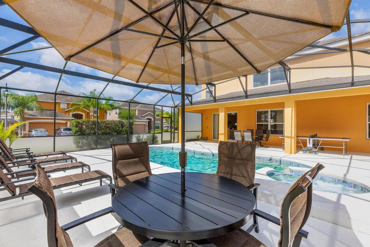 Watersong Dream II- 5 bedroom home with a private pool & spa movie room and gas BBQ - image 5