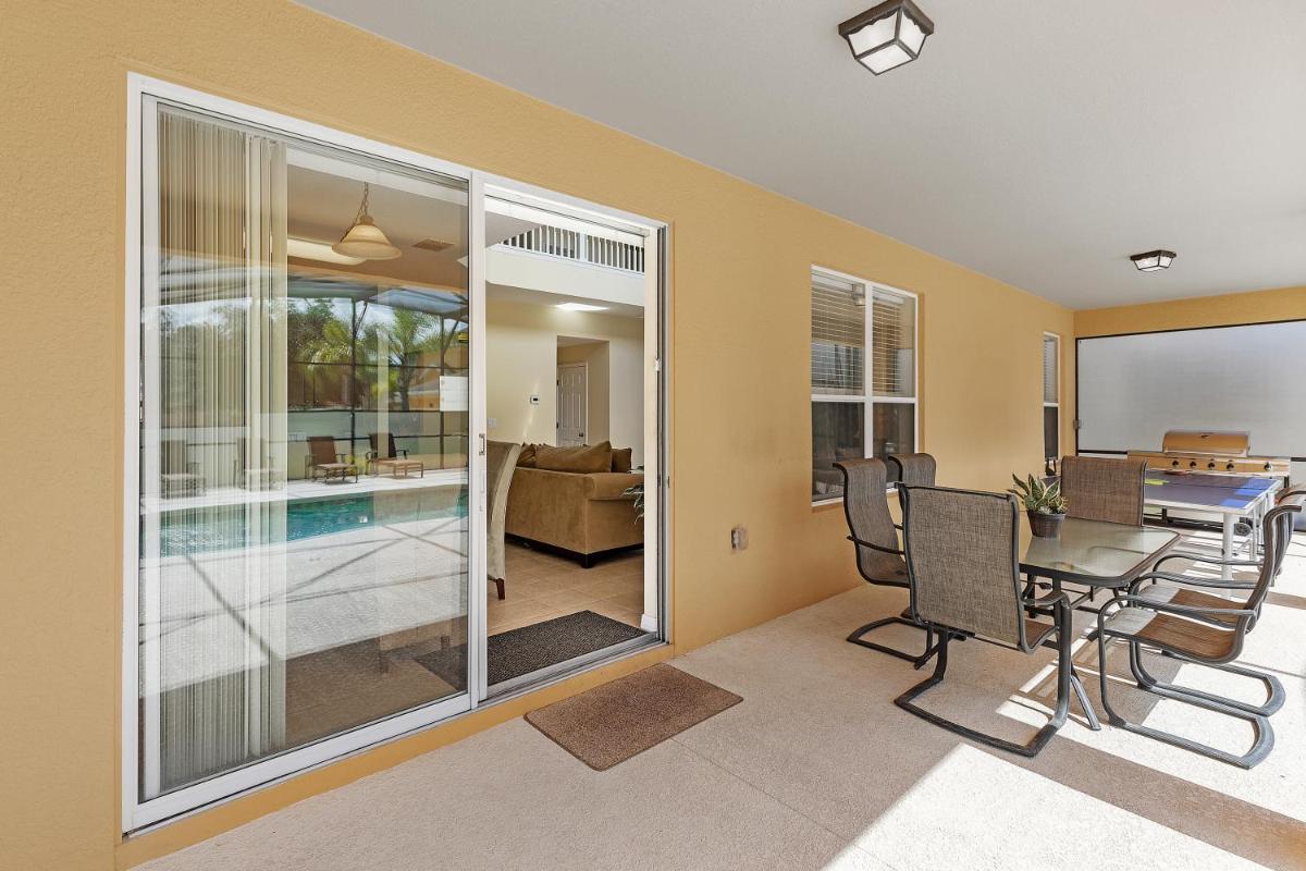 Watersong Dream II- 5 bedroom home with a private pool & spa movie room and gas BBQ - image 6