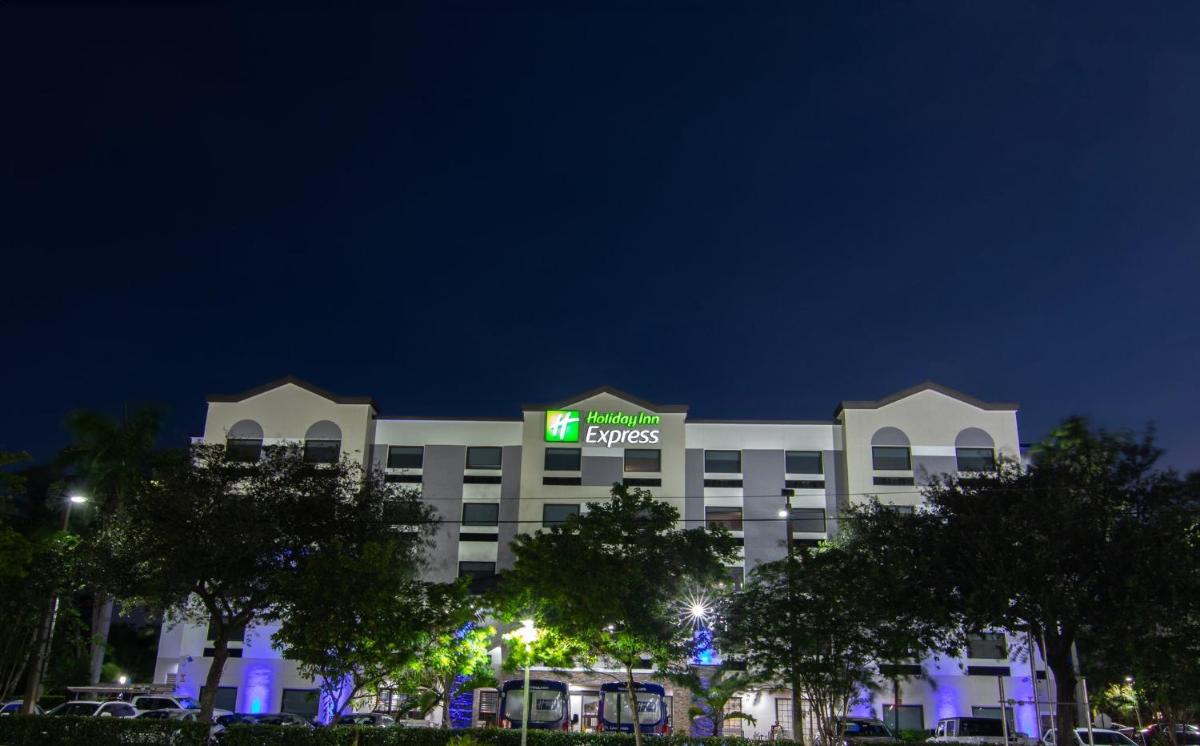 Holiday Inn Express and Suites Fort Lauderdale Airport West an IHG Hotel - main image