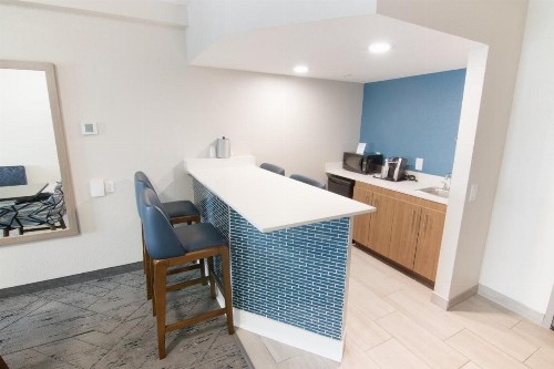 Holiday Inn Express and Suites Fort Lauderdale Airport West an IHG Hotel - image 19