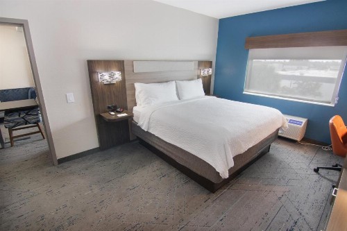 Holiday Inn Express and Suites Fort Lauderdale Airport West an IHG Hotel - image 20