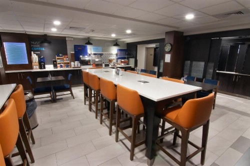 Holiday Inn Express and Suites Fort Lauderdale Airport West an IHG Hotel - image 25