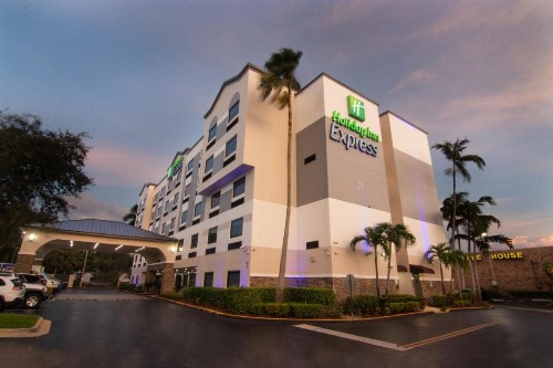Holiday Inn Express and Suites Fort Lauderdale Airport West an IHG Hotel - image 34