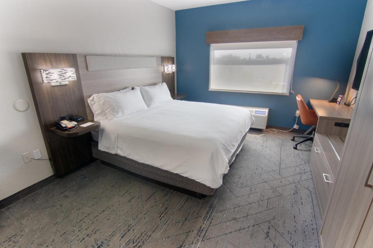 Holiday Inn Express and Suites Fort Lauderdale Airport West an IHG Hotel - image 6
