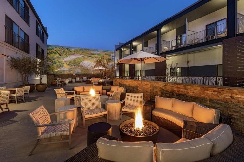 Hilton Garden Inn Davis Downtown - image 17