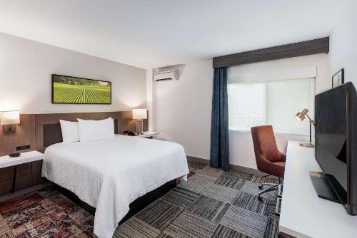 Hilton Garden Inn Davis Downtown - image 22